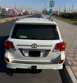 تۆیۆتا لاند کروزەر